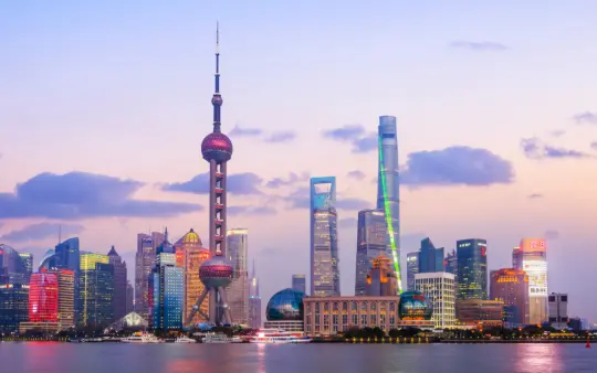 环贸IAPM深夜购物：当霓虹点亮夜行者的购物欲 🛍️