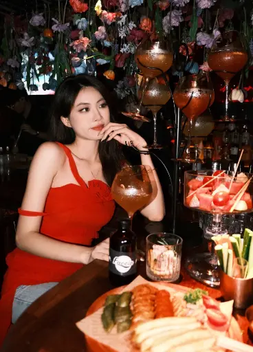 沪上生活圈藏不住了！上海网红地标+同城聚会推荐，周末照着玩就对了🌞